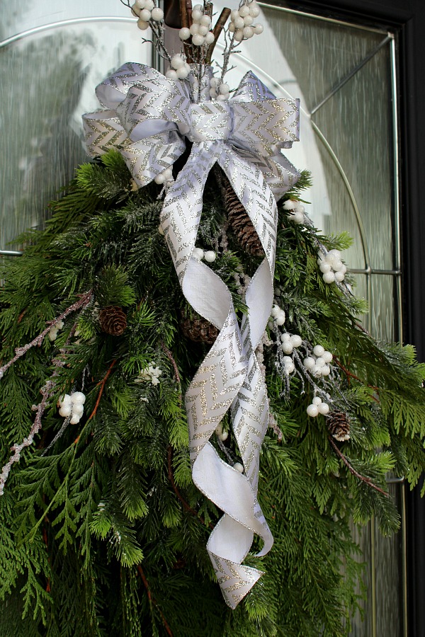 DIY Christmas Swag Wreath - Clean and Scentsible